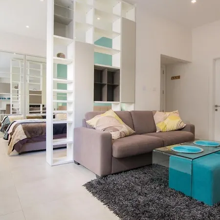 Apartment One Bedroom Next To The Sea In
